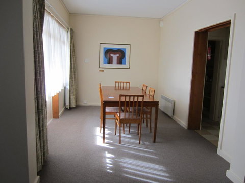University House - ANU - Accommodation Whitsundays 37