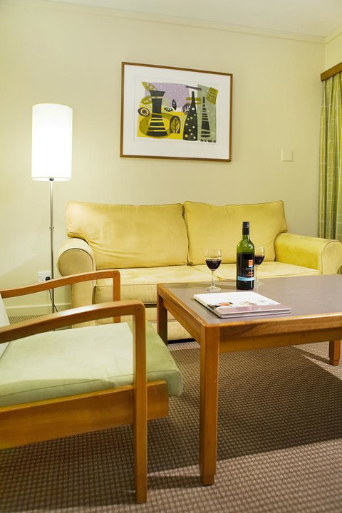University House - ANU - Accommodation Whitsundays 0