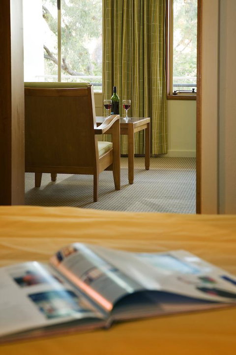 University House - ANU - Accommodation Whitsundays 12
