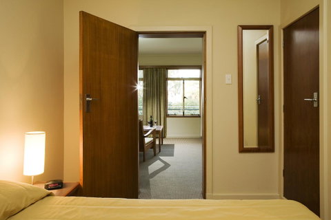 University House - ANU - Accommodation Whitsundays 19