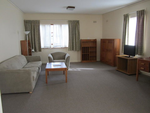 University House - ANU - Accommodation Whitsundays 39