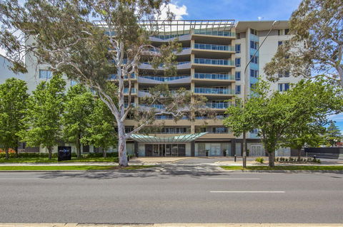 Pacific Suites Canberra - Accommodation Whitsundays 4