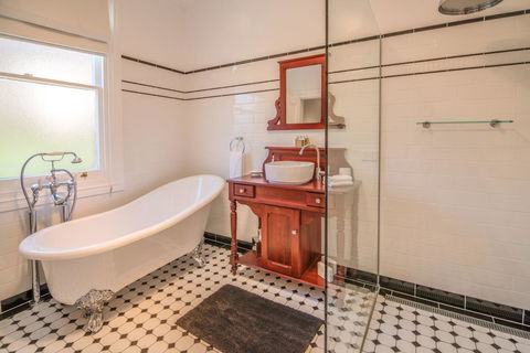 De Russie Boutique Hotel - Accommodation Whitsundays 2