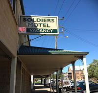 Soldiers Motel - Accommodation Whitsundays