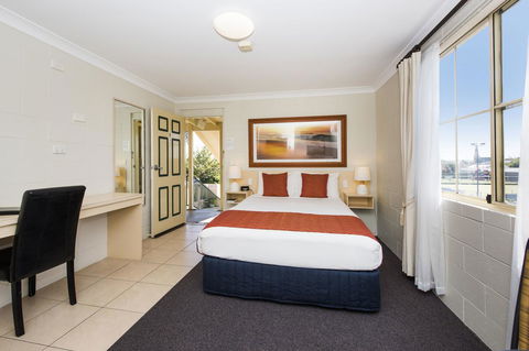 Soldiers Motel - Accommodation Whitsundays 9