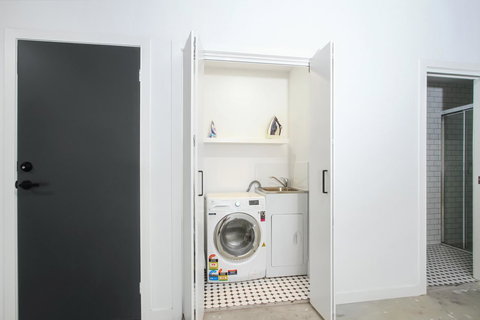 Accommodate Canberra - Parbery - Accommodation Whitsundays 7