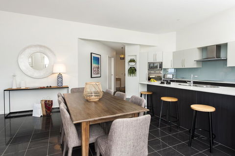 Mollymook Beachfront Penthouse 9 - Accommodation Whitsundays 5
