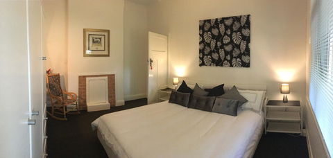 Cowan Street Bungalow - Accommodation Whitsundays 3