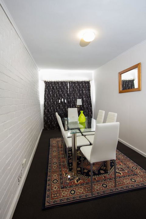 Cowan Street Bungalow - Accommodation Whitsundays 12