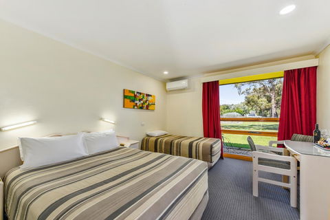 William Macintosh Motor Lodge - Accommodation Whitsundays 14