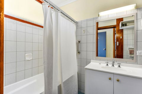 William Macintosh Motor Lodge - Accommodation Whitsundays 22
