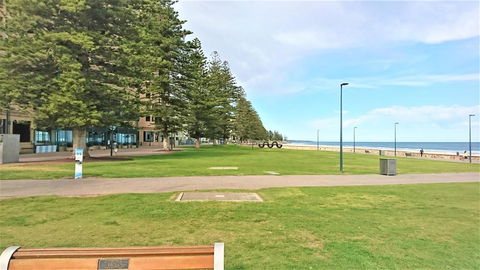 Hi 5 Glenelg Studio Apartment - Accommodation Whitsundays 25