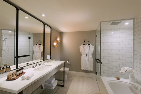 Mayfair Hotel - Accommodation Whitsundays 17