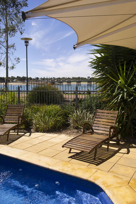 Majestic Oasis Apartments - Accommodation Whitsundays 13