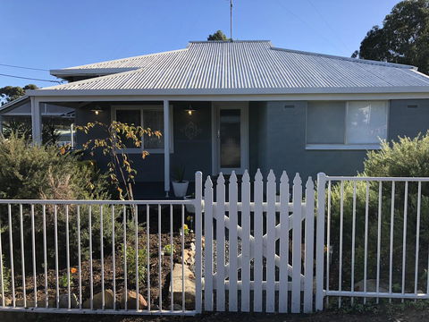 Jack\'s House 2 B&B In Mill Street - Accommodation Whitsundays 0