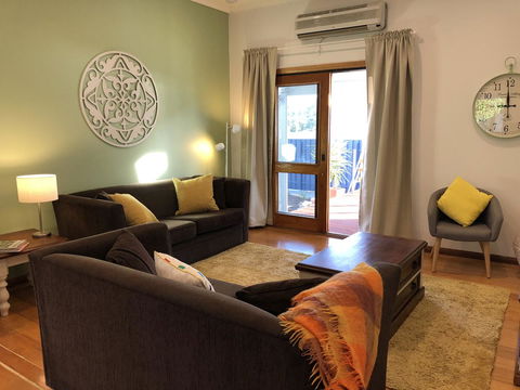 Jack\'s House 2 B&B In Mill Street - Accommodation Whitsundays 13