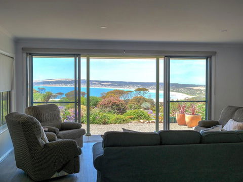 Emu Bay Holiday Homes - Accommodation Whitsundays 20