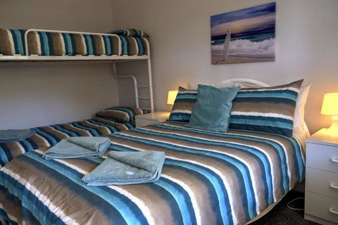 Emu Bay Holiday Homes - Accommodation Whitsundays 3