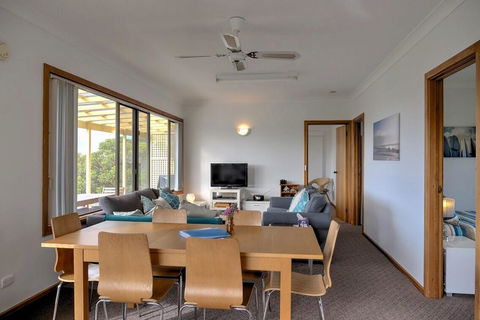 Emu Bay Holiday Homes - Accommodation Whitsundays 10