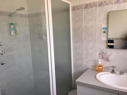 Emu Bay Holiday Homes - Accommodation Whitsundays 35