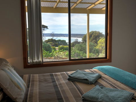Emu Bay Holiday Homes - Accommodation Whitsundays 32