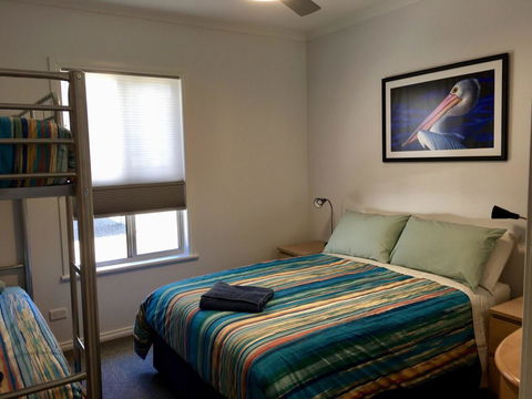 Emu Bay Holiday Homes - Accommodation Whitsundays 18