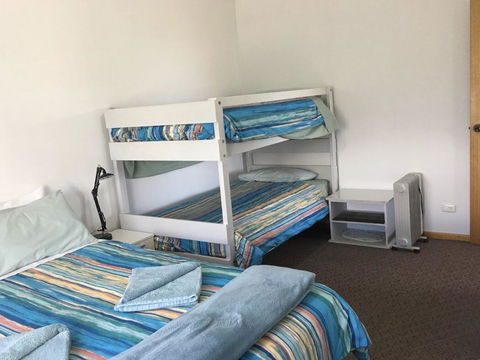 Emu Bay Holiday Homes - Accommodation Whitsundays 12