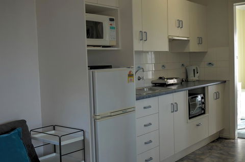 Emu Bay Holiday Homes - Accommodation Whitsundays 28