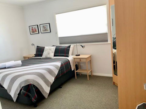 Emu Bay Holiday Homes - Accommodation Whitsundays 21