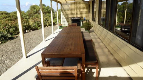 Emu Bay Holiday Homes - Accommodation Whitsundays 13