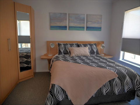 Emu Bay Holiday Homes - Accommodation Whitsundays 23