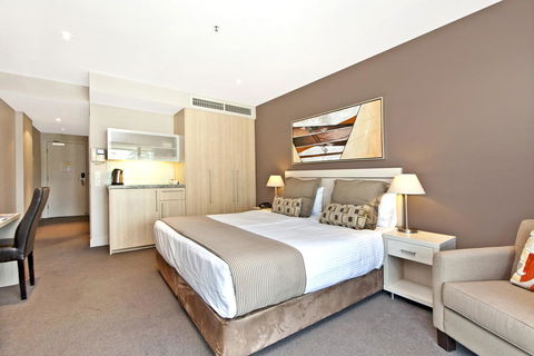 Glenelg Beach Studio - Accommodation Whitsundays 12