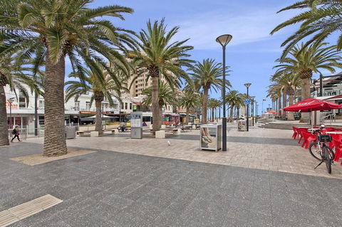 Glenelg Beach Studio - Accommodation Whitsundays 8