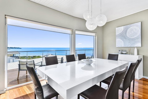 Aloha Waterfront Properties - Accommodation Whitsundays 11