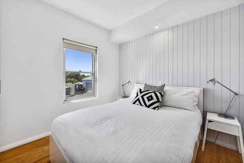 Aloha Waterfront Properties - Accommodation Whitsundays 19