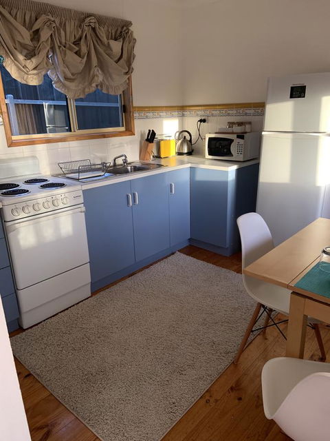 Moana Beach Sunset Holiday Accommodation A - Accommodation Whitsundays 2