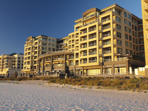 Oaks Glenelg Plaza Pier Suites - Accommodation Whitsundays 1