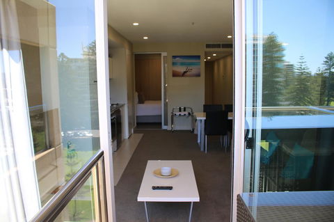 Beachside Luxury Getaway In Glenelg - Accommodation Whitsundays 3