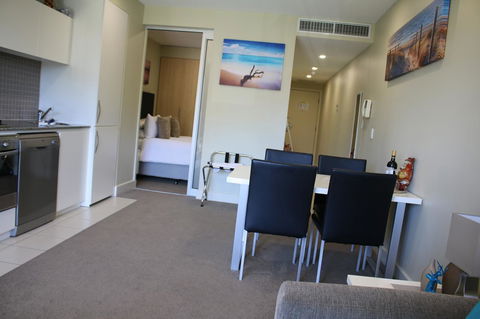 Beachside Luxury Getaway In Glenelg - Accommodation Whitsundays 1