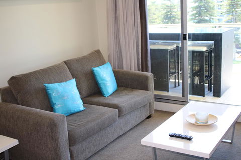 Beachside Luxury Getaway In Glenelg - Accommodation Whitsundays 8