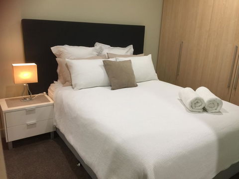 Beachside Luxury Getaway In Glenelg - Accommodation Whitsundays 9