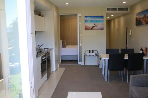 Beachside Luxury Getaway In Glenelg - Accommodation Whitsundays 7