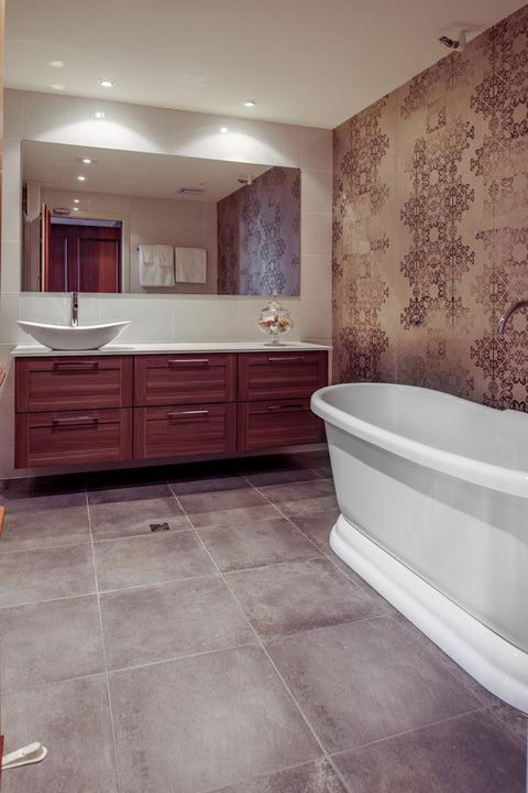 Suite 11 Victoria Square - Accommodation Whitsundays 14