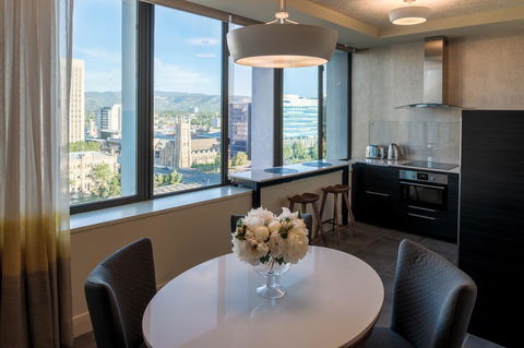 Suite 11 Victoria Square - Accommodation Whitsundays 9