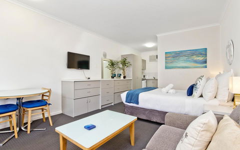 Glenelg Oasis Studios - Accommodation Whitsundays 1