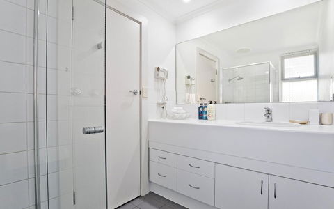 Glenelg Oasis Studios - Accommodation Whitsundays 12