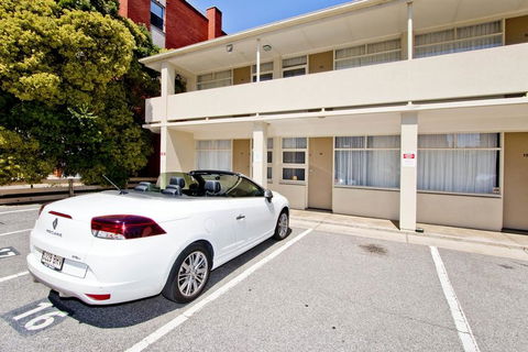 Glenelg Oasis Studios - Accommodation Whitsundays 17