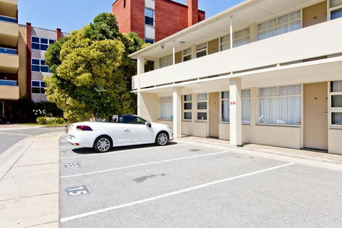 Glenelg Oasis Studios - Accommodation Whitsundays 6