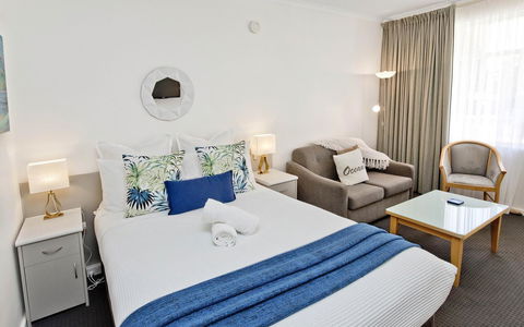 Glenelg Oasis Studios - Accommodation Whitsundays 0