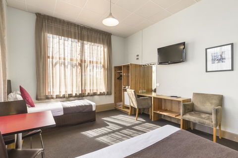 Adelaide Paringa - Accommodation Whitsundays 8